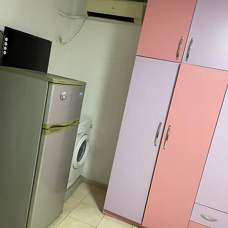 Oia Apartment, Tirana * Selitë e Vogël